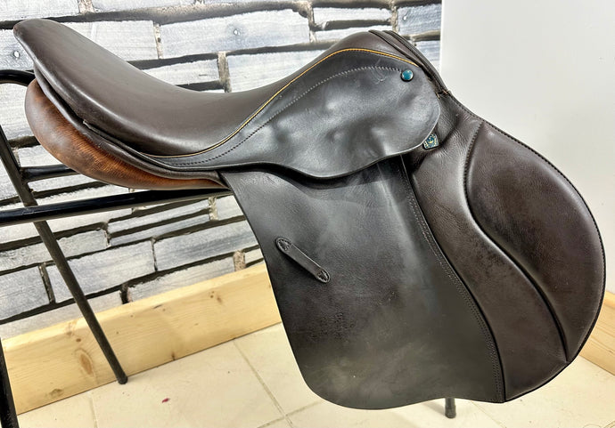 17 1/2” MW (Fit 30) Stubben Siegfried Jump Saddle - Brown