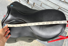 Load image into Gallery viewer, 15 1/2” MW Barnsby WH Saddle - Black