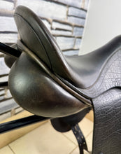 Load image into Gallery viewer, 17” Medium County Saddlery Fusion Dressage Saddle - Black