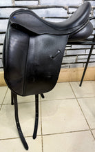 Load image into Gallery viewer, 17 1/2” Wide Ideal/Batchelors Suzannah Dressage Saddle - Black