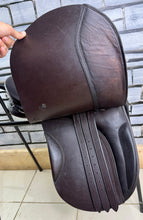 Load image into Gallery viewer, 16 1/2” Medium Colt Saddlery WH Saddle -Brown- Show Hack/ROR