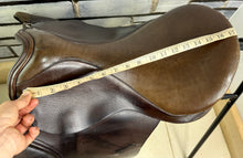 Load image into Gallery viewer, 17 1/2” Wide Eclipse Saddlery English GP Saddle - Brown