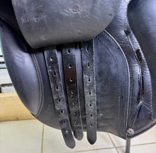 Load image into Gallery viewer, 17” MW-Wide Symmonds Designer GP/VSD Saddle - Black