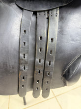 Load image into Gallery viewer, 17 1/2” Medium Henri De Rivel Jump Saddle - Black