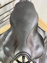 Load image into Gallery viewer, 17” MN Paul Jones Full Tree Racing Saddle - Brown