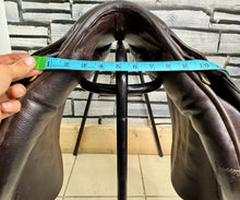 Load image into Gallery viewer, 17” Wide Jeffries Falcon Hawk Event GP Saddle - Brown