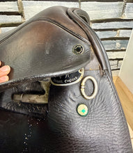 Load image into Gallery viewer, 17 1/2” XW Black Country WH/Show Saddle - Dark Havana