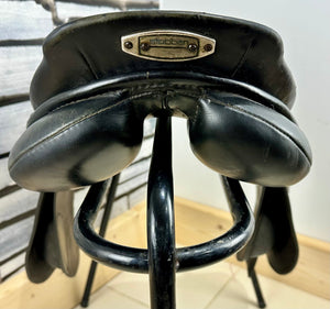 16 1/2” MW Stubben Juventus Jump Saddle - Black