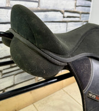 Load image into Gallery viewer, 17” Wide  HiLite Elite Cob Flexi GP Saddle - Black - Extra Wide