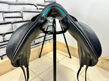 Load image into Gallery viewer, 17” MW Voltaire Adelaide Monoflap Dressage Saddle - Black