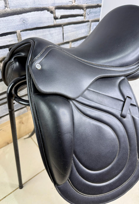 17” MW/Changeable Gullet Premier Equine Monoflap Dressage Saddle - Black
