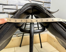 Load image into Gallery viewer, 16 1/2” XW Thorowgood Cob GP Saddle - Black