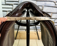 Load image into Gallery viewer, 16” MW-Wide Fylde Hayden Show/Working Hunter Saddle -Brown- Suede Top