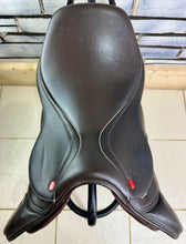 Load image into Gallery viewer, 16” M/Changeable Gullet Whitaker Barnsley Pony Jump Saddle - Brown