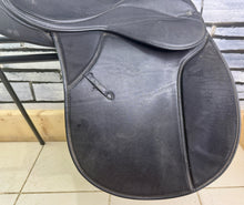 Load image into Gallery viewer, 17 1/2” Wide Thorowgood Griffin Cob GP Saddle - Black