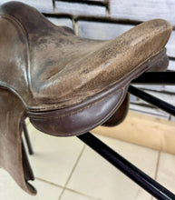 Load image into Gallery viewer, 16” XW Fylde English Pony WH/Show Saddle - Brown