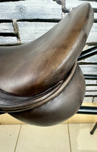 Load image into Gallery viewer, 16 1/2” MW Minster English Saddlery GP Saddle - Brown