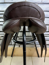 Load image into Gallery viewer, 17 1/2” MW Patrick Wilkinson VSD/WH Saddle - Brown