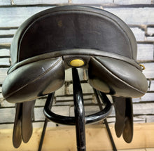 Load image into Gallery viewer, 17 1/2” Medium/Changeable Gullet Bates Caprilli GP Saddle - Black