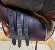 Load image into Gallery viewer, 17 1/2” C (MW) Stubben Siegfried II Jump Saddle - Brown