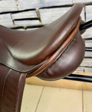 Load image into Gallery viewer, 17” MW-Wide Ideal Ramsey Show/WH Saddle - Brown