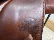 Load image into Gallery viewer, 17 1/2” MW Devoucoux Chiberta O Jump Saddle - Brown