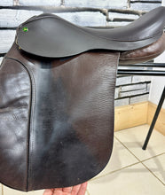 Load image into Gallery viewer, 17” Medium Ideal Working Hunter Saddle - Brown