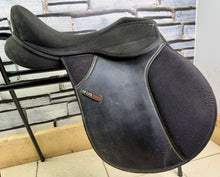 Load image into Gallery viewer, 17” Wide  HiLite Elite Cob Flexi GP Saddle - Black - Extra Wide
