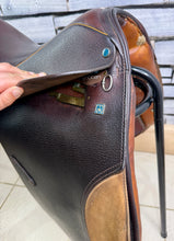 Load image into Gallery viewer, 17 1/2” 32/Wide Stubben Tristan Show/Working Hunter Saddle - Brown - Lightly Used