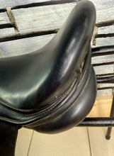 Load image into Gallery viewer, 17 1/2” MW Saddle Company Genoa GP Saddle - Black