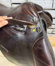 Load image into Gallery viewer, 16 1/2” MW GFS English Close Contact Jump Saddle - Brown