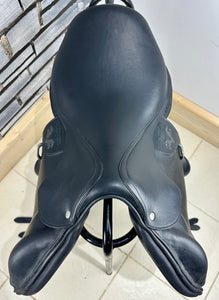 17 1/2” MW Voltaire Lexington Monoflap Jump Saddle - Black