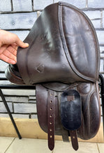 Load image into Gallery viewer, 14 1/2” Medium Farrington Small Pony GP Saddle - Brown