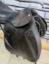 Load image into Gallery viewer, 17” MW Pariani Close Contact Jump Saddle - Brown