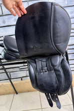 Load image into Gallery viewer, 15 1/2” MW Morris &amp; Nolan English Pony GP Saddle - Black