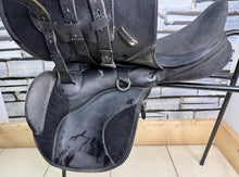Load image into Gallery viewer, 16 1/2” XW/Changeable Gullet Thorowgood Compact GP Saddle - Black
