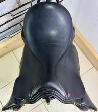Load image into Gallery viewer, 17 1/2” Wide-XW Jeffries Falcon English Event GP Saddle - Black
