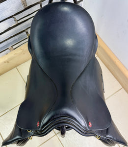 17 1/2” Wide-XW Jeffries Falcon English Event GP Saddle - Black