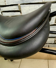 Load image into Gallery viewer, 17 1/2” MW Devoucoux Chiberta O Jump Saddle - Brown