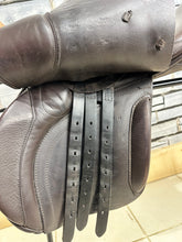 Load image into Gallery viewer, 17 1/2” Wide Ideal International Event Saddle - Brown