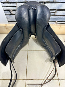 17 1/2” MW HH Albion SLK Ultima Dressage Saddle - Black