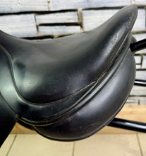 Load image into Gallery viewer, 18 1/2” Medium Hayes GP/Jump Gents English Hunting Saddle - Black