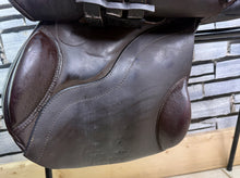 Load image into Gallery viewer, 17” MW Paul Jones Jump Saddle - Brown