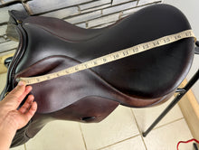 Load image into Gallery viewer, 17 1/2” MW Farrington Burford Event Saddle - Brown Buffalo
