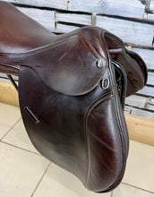 Load image into Gallery viewer, 16 1/2” MW GFS English Close Contact Jump Saddle - Brown