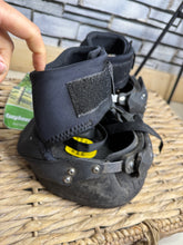 Load image into Gallery viewer, S/H Easyboot Bare Hoof Boots - Size 6
