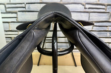 Load image into Gallery viewer, 17” XW/Changeable Gullet Wintec GP Saddle - Black
