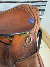 Load image into Gallery viewer, 17 1/2” XW-XXW Frank Baines Balance Zenith Jump Saddle - Tan