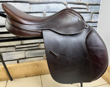Load image into Gallery viewer, 16 1/2” MW GFS English Close Contact Jump Saddle - Brown