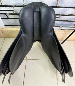 17” Wide/Changeable Gullet Wintec 2000 GP Saddle - Black
